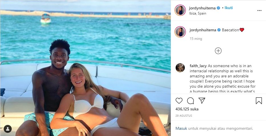 Alphonso Davies mendapatkan komentar rasis saat berpose dengan kekasihnya, Jordyn Huitema. (Instagram/jordyhuitema)