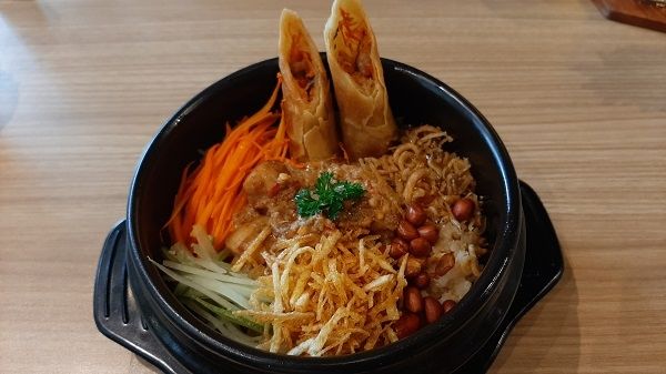 Melayu Rice Bowl di Georgia Cafe. (Suara.com/Dini Afrianti Efendi)