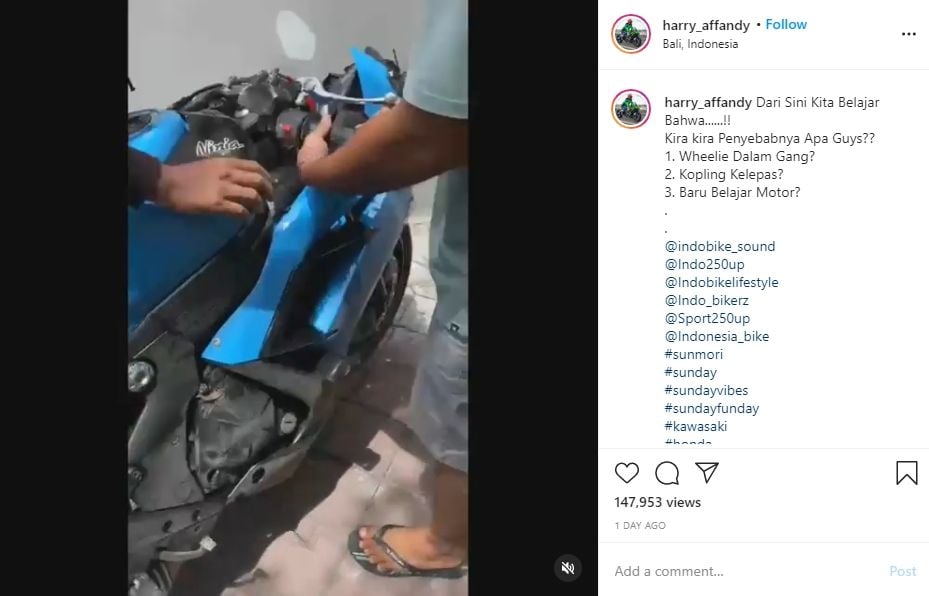 Viral motor gede terbang di dalam gang. (Instagram)