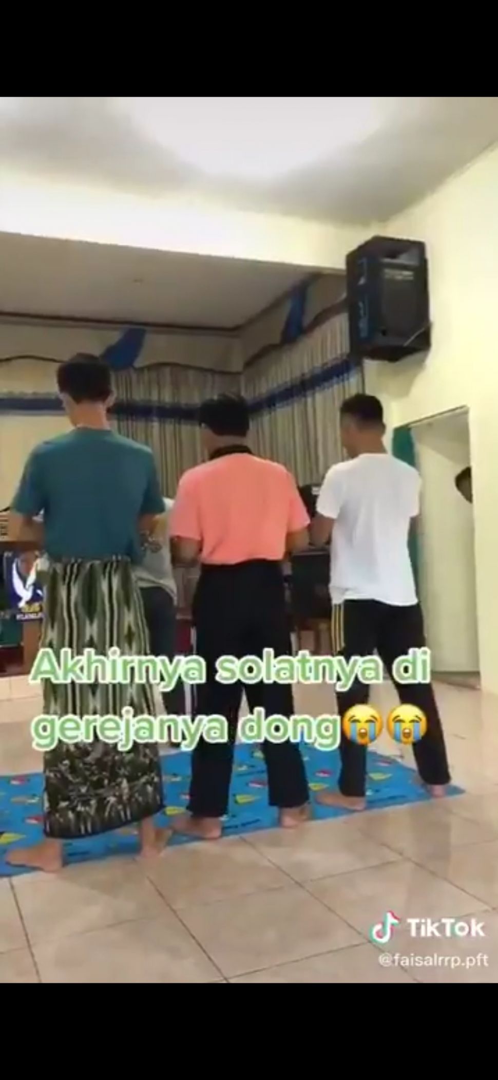 Salat di Gereja. (TikTok)