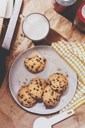 Ilustrasi chocochip cookies (Unsplash  @shootdelicious)