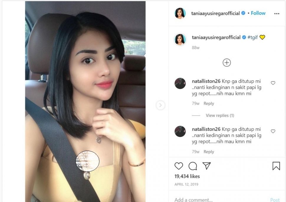 Tania Ayu pose di dalam kabin mobil (Instagram)