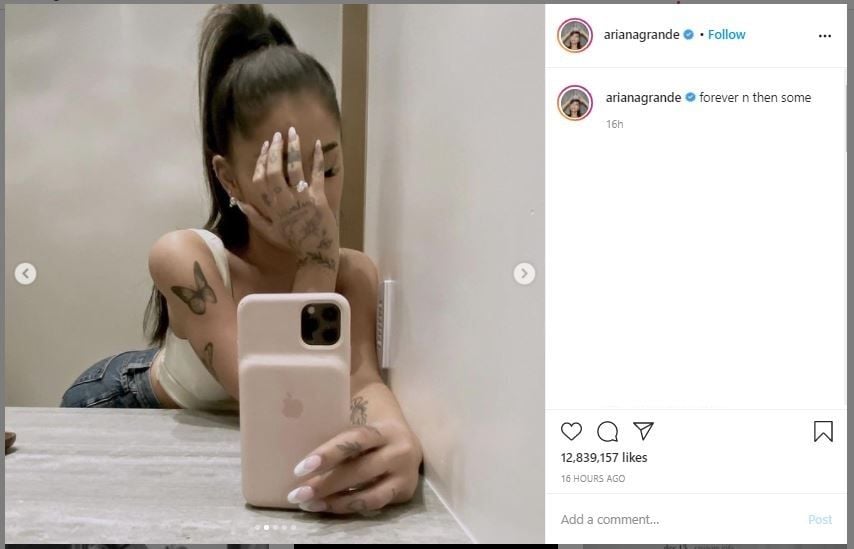 Ariana Grande Unggah Cincin Tunangan dari Dalton Gomez (instagram.com/arianagrande)