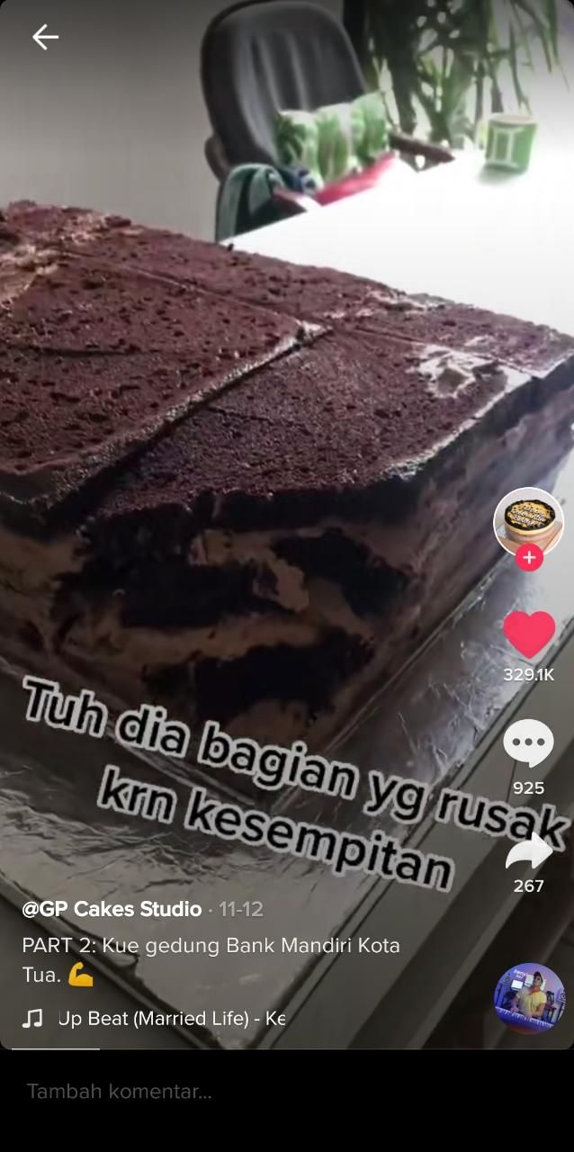 Cara memperbaiki kue penyok akibat kulkas terlalu sempit (TikTok @gpjkt)