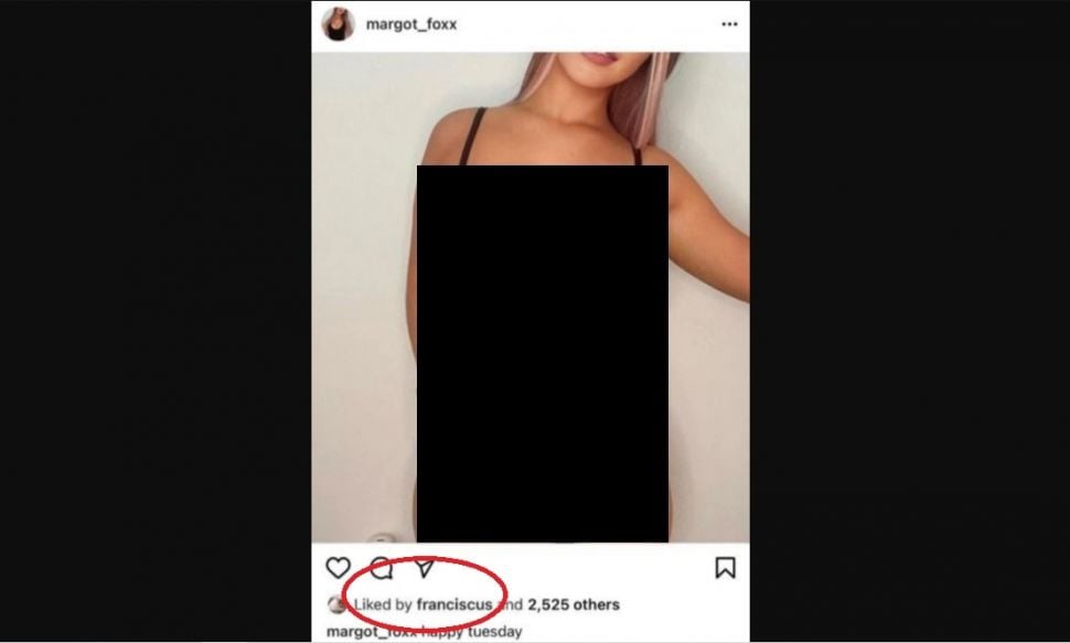 Unggahan foto model seksi yang di-like akun Instagram Paus Fransiskus.[Twitter]