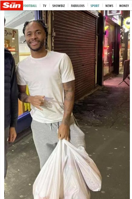 Raheem Sterling traktir tunawisma makan di malam Natal.