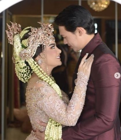 Irma Darmawangsa dan Irfan Sbaztian [Instagram/@irmadarmawangsa]