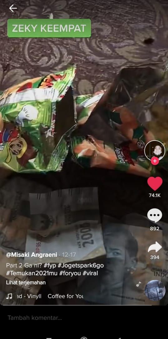 Camilan berhadiah uang (TikTok @mic.angg)