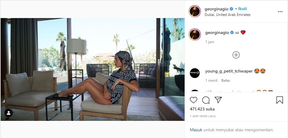 Georgina pakai celana super ketat.(Instagram/Georginagio)