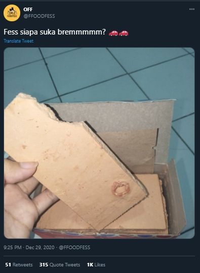 Disangka Papan Kayu Edible, Wujud Camilan Brem Ini Picu Perdebatan Warganet. (Twitter/@FFOODFESS)