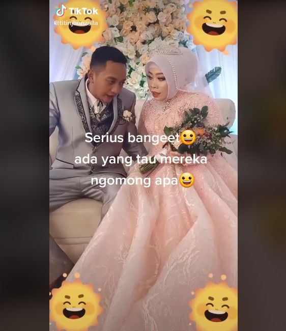 Video pengantin baru ngobrol serius di pelaminan. (TikTok/titinjhonzella)