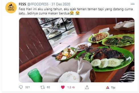 Hanya satu orang yang datang ke perayaan ulang tahun warganet ini (Twitter @FFOODFESS)