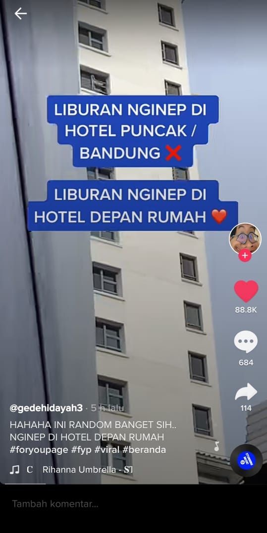 Menginap di hotel depan rumah (TikTok @gedehidayah27)