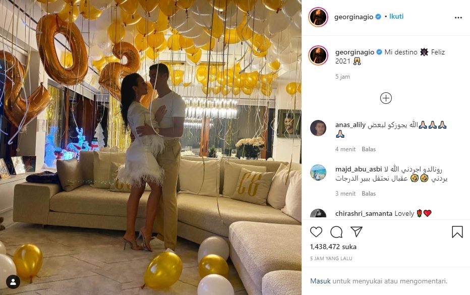Georgina Rodriguez mesra dengan Cristiano Ronaldo. (Instagram/georginagio)