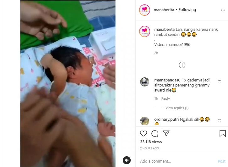 Video bayi menangis gegara tarik rambut sendiri. (Instagram/manaberita)