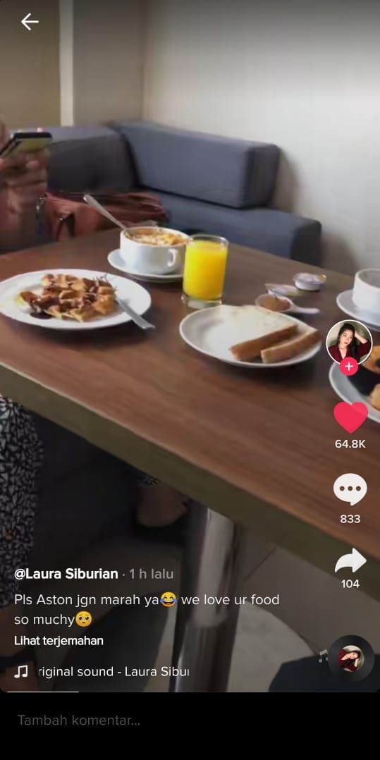 Tak mau rugi keluarga ini selalu mengambil semua menu saat sarapan di hotel (TikTok @laurasiburian)