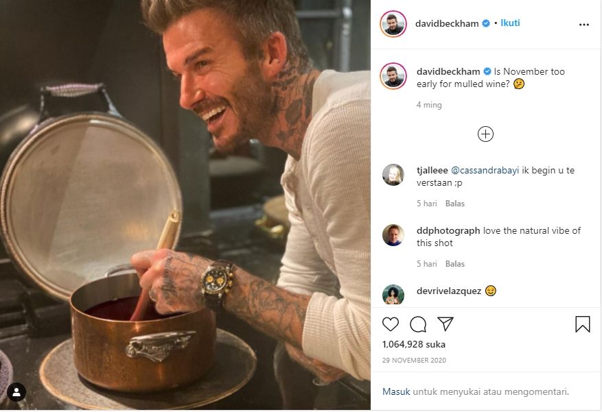 David Beckham sedang memasak. (Instagram/davidbeckham)