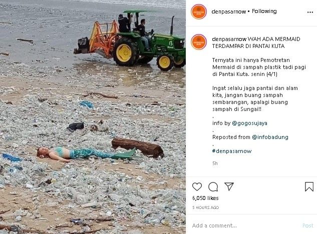 Penampakan 'putri duyung' di Pantai Kuta. (Instagram/@gogosujaya)