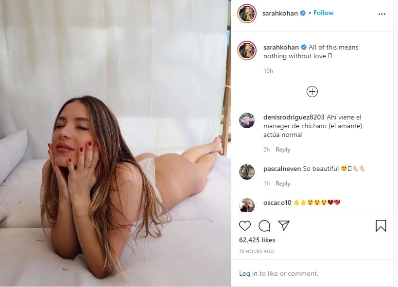 Sarah Kohan tampil seksi. (Instagram/sarahkohan)