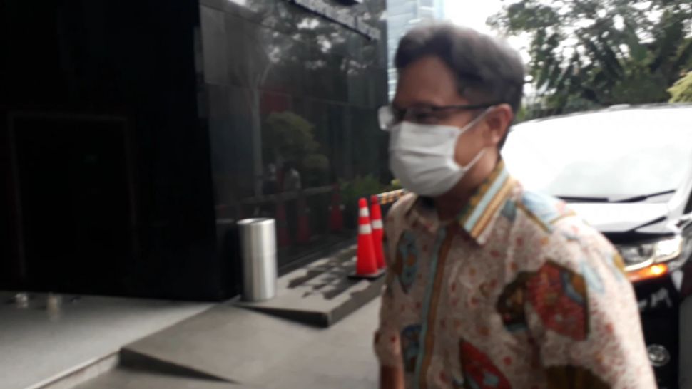 Menteri Kesehatan Budi Gunadi Sadikin mendadak tiba di Gedung Merah Putih Komisi Pemberantasan Korupsi atau KPK, pada Jumat (8/1/2020) siang. [Suara.com/Welly Hidayat]