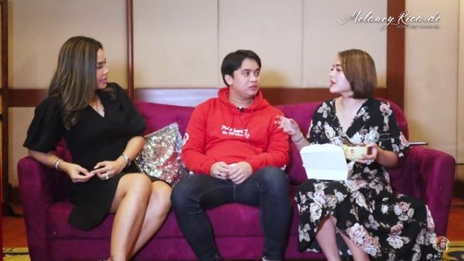 Amanda Manopo rutin belanja bulanan untuk Billy Syahputra. (YouTube/Melaney Ricardo)