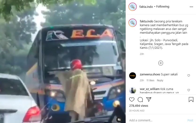 Video bapak-bapak ngamuk dan berhentikan bus lawan arah. (Instagram/fakta.indo)