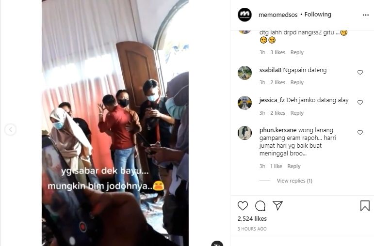 Video pria menangis hingga peluk teman pernikahan mantan. (Instagram/memomedsos)