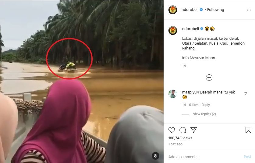 Video detik-detik perahu penuh penumpang terbalik. (Instagram/ndorobeii)