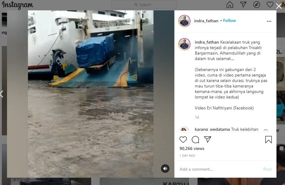 Truk muatan gagal nanjak masuk kapal tercebur ke laut (IG/indra_fathan)