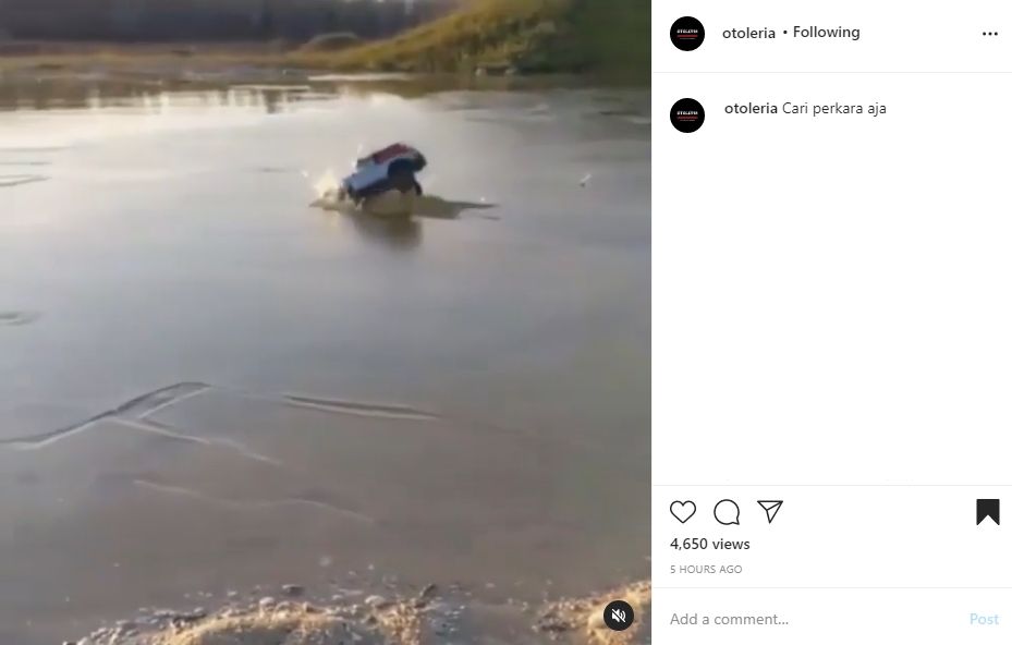 Pemobil terjang danau beku. (Instagram)