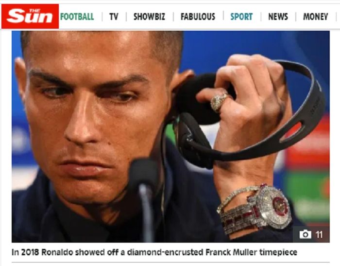 Cristiano Ronaldo pakai jam bertabur berlian.