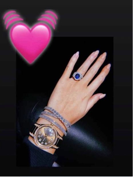 Georgina Rodriguez pamer perhiasan mewah. (Instagram/georginagio)