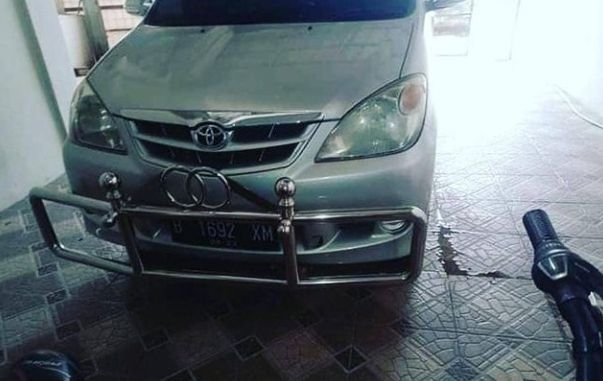 Iklan bumper mobil unik (Instagram)