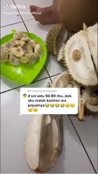 Rp 50 ribu dapat 9 durian, ternyata isinya begini (TikTok @jogjafoodhunter)