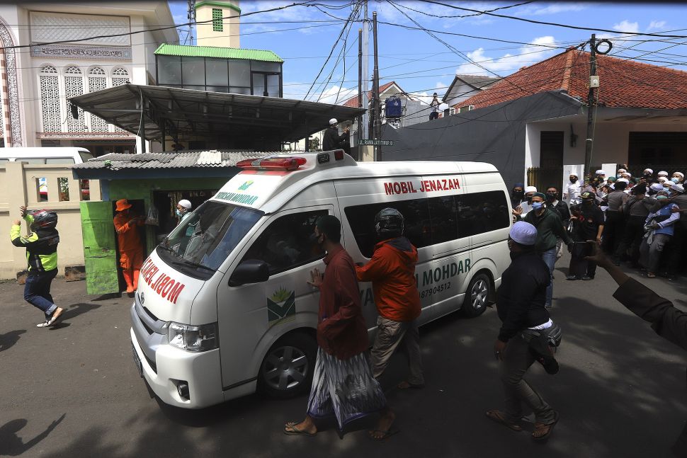 Ribuan Jamaah Padati Lokasi Pemakaman Habib Ali bin ...