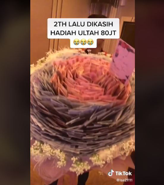 Viral Kado Ultah Buket Bunga Raksasa (tiktok.com/@isa21111)