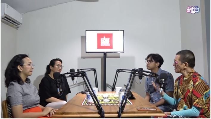 GKR Hayu dan GKR Bendara saat menghadiri podcast Didi Nini Thowok (YouTube didikninithowok)