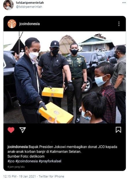 Jokowi bagi-bagi donat ke anak-anak korban banjir Kalsel dicibir (Twitter/txtdrpemerintah)