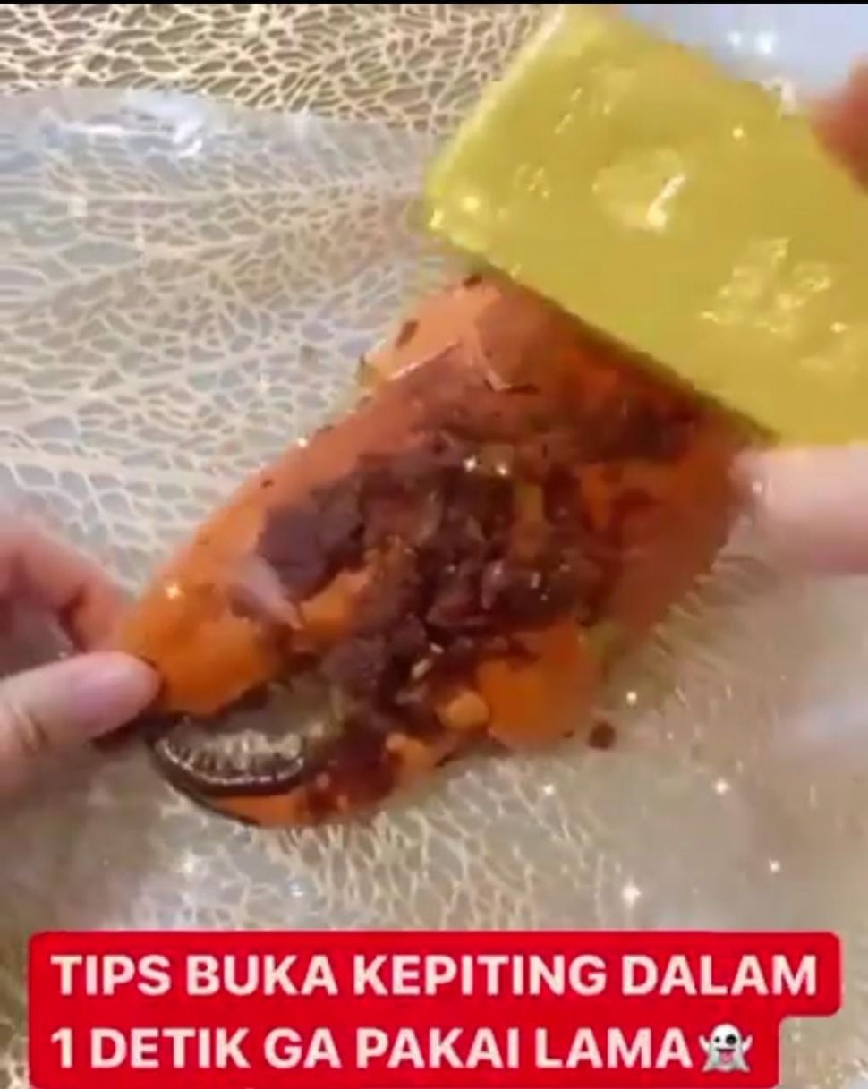 Getok kepiting pakai emas batangan