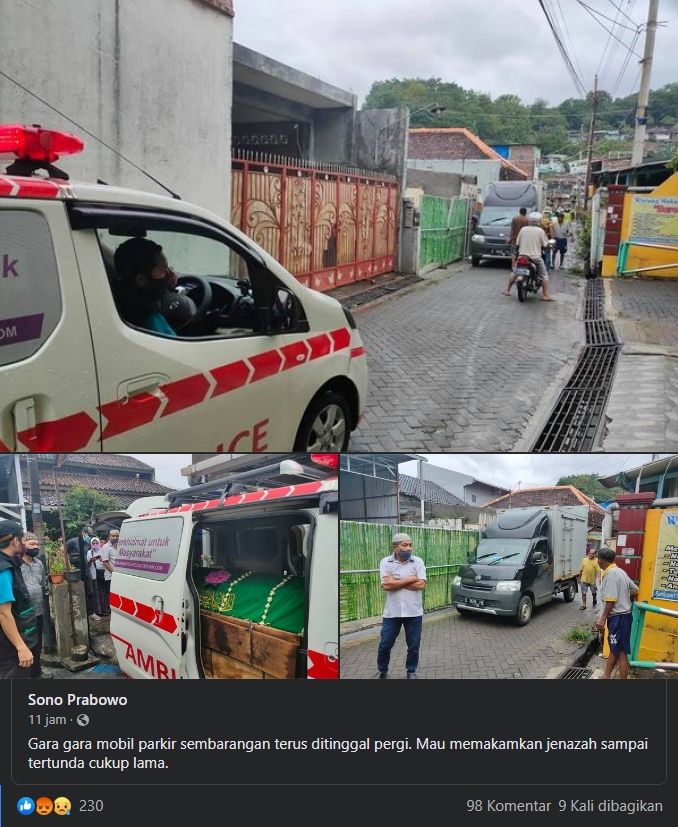 Ambulans terjebak di gang karena ulah pemobil parkir sembarangan. (Facebook)