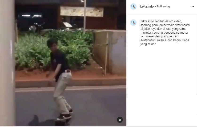 Video pemain skateboard kena sentil pemotor. (Instagram/fakta.indo)