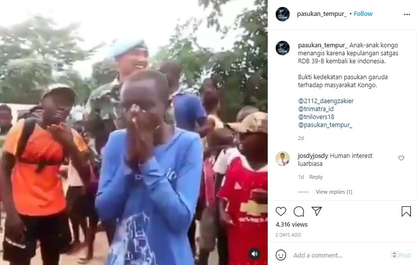 Video anak-anak Kongo menangis sesenggukan saat Satgas TNI pamit pulang ke Indonesia. (Instagram/pasukan_tempur_)