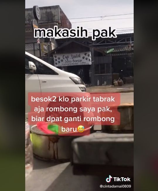 Video curhat penjual roti soal pelanggan 'sopan'. (TikTok/cintadamai0809)