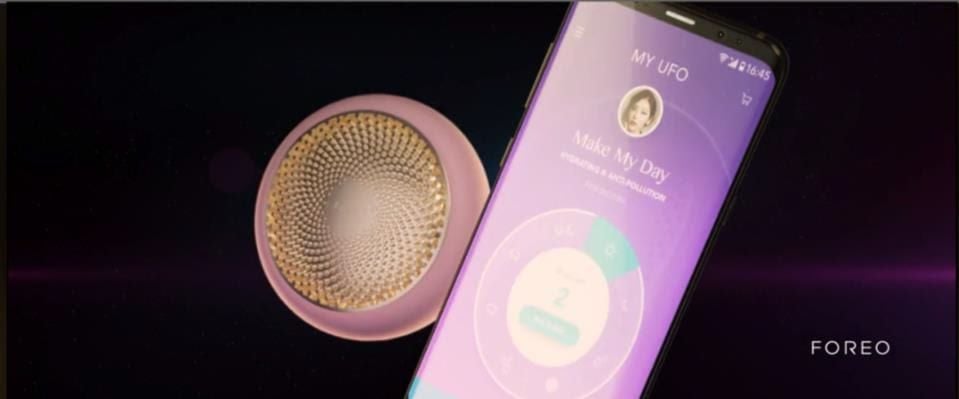 UFO™ FOREO dan aplikasi FOREO. (Dok. FOREO)