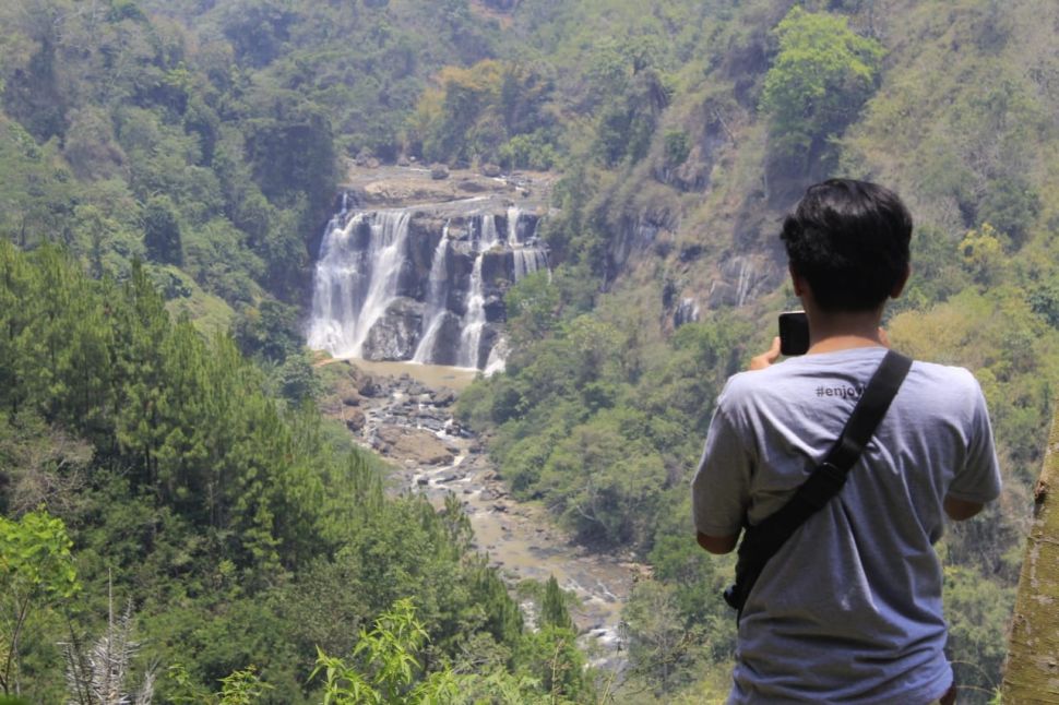 Curug Malela di Kabupaten Bandung Barat. [Suara.com/Ferrye Bangkit Rizki]