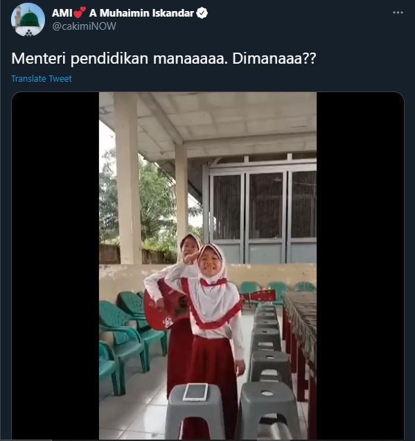 Viral anak SD nyanyi lagu menyindir pemerintah (Twitter/@CakimiNOW).