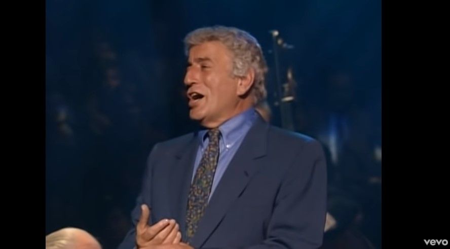 Tony Bennett menyanyi Fly Me To The Moon (YouTube/MTV)