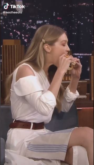 Gigi Hadid makan burger tanpa jaim (TikTok @aestheedts)