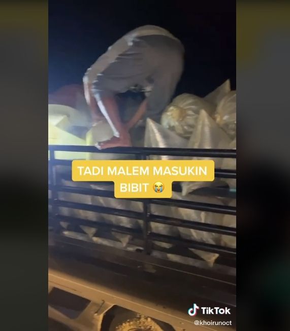 Video curhat pilu pemilik tambak gagal panen. (TikTok/khoirunoct)