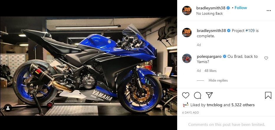 Bradley Smith pajang gambar motor Yamaha. (Instagram)